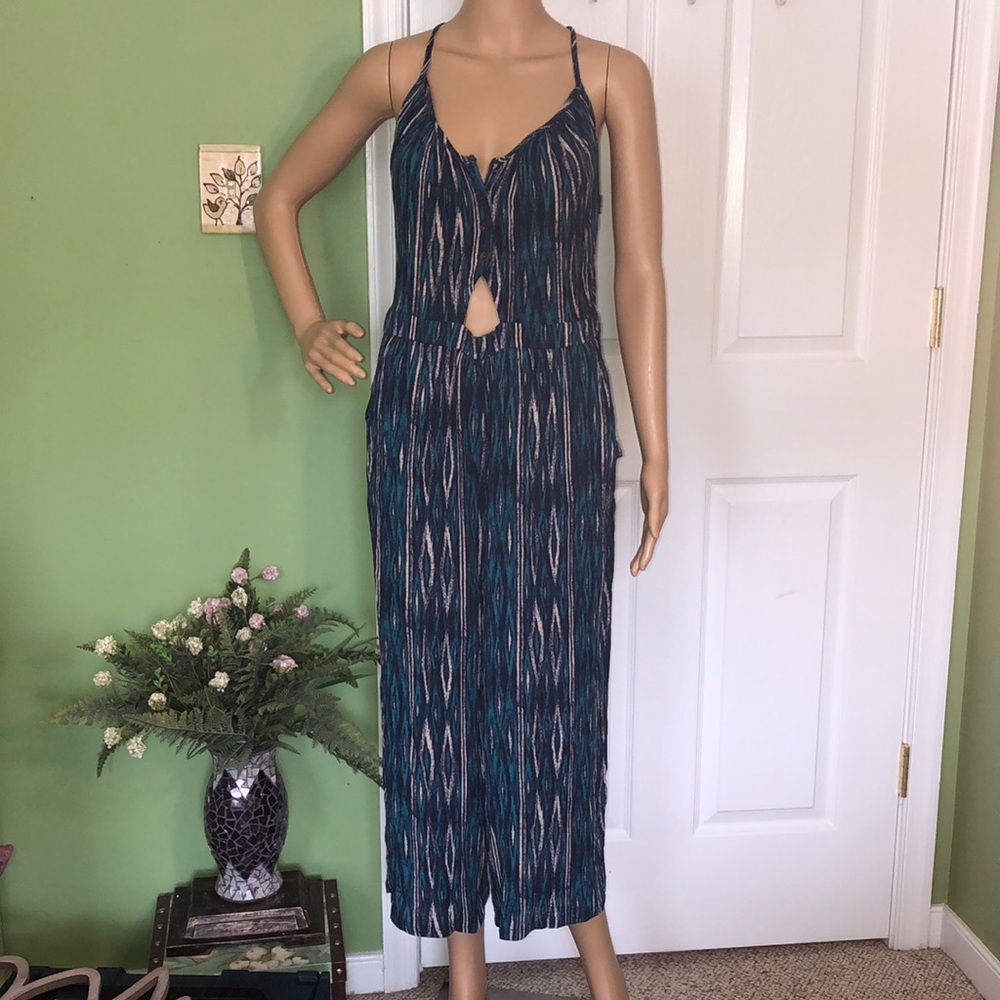 Light-weight jumpsuit, perfect for summer.